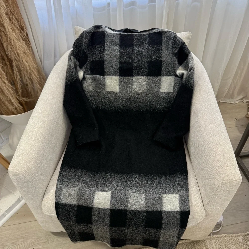 The Limited Sweater Coat in Black Ombré - Picture 4 of 7